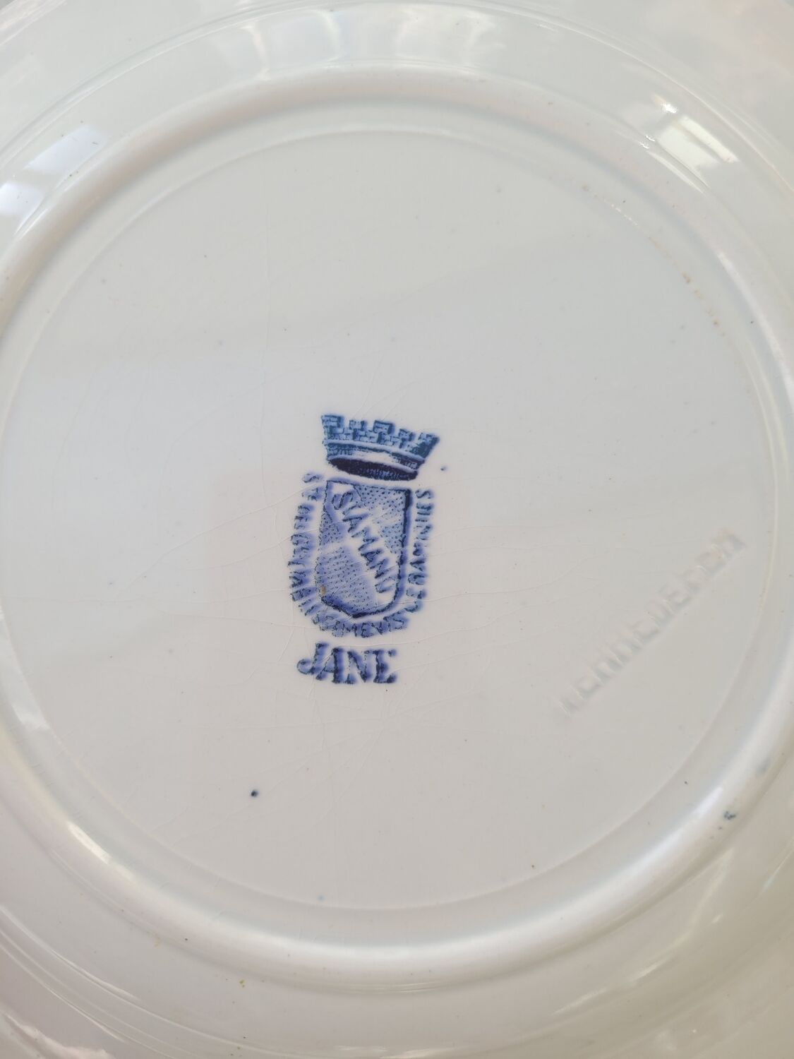 4 hollow plates iron earth Jane Saint Amand