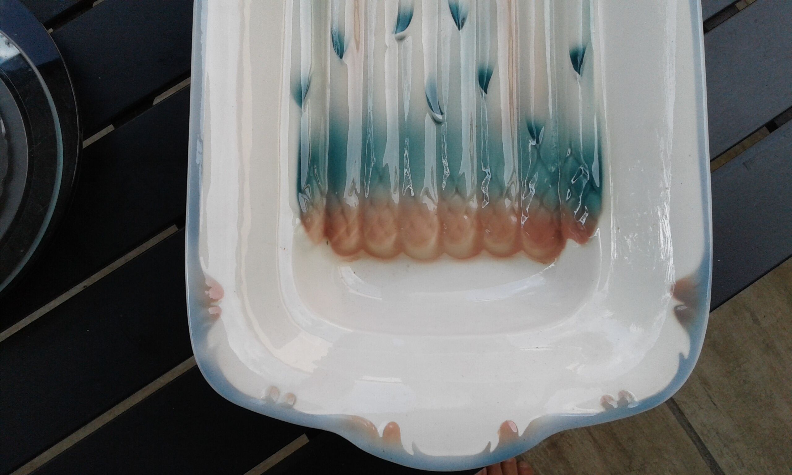 Great asparagus dish. Barbotine . Digoin Sarreguemines