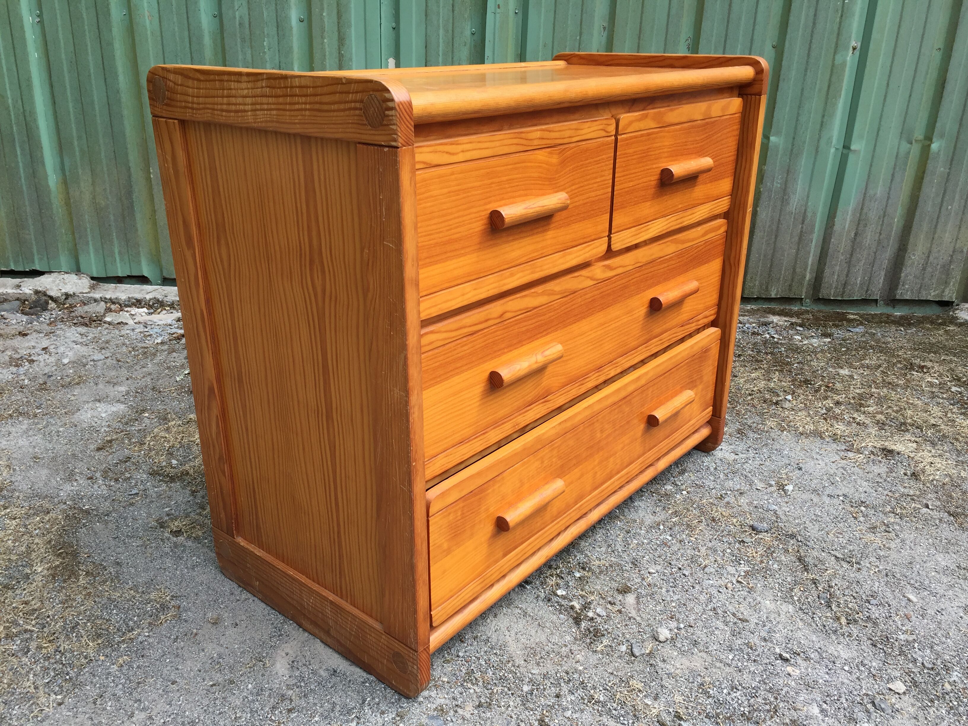 Vintage Scandinavian chest of drawers with 4 drawers in solid pine