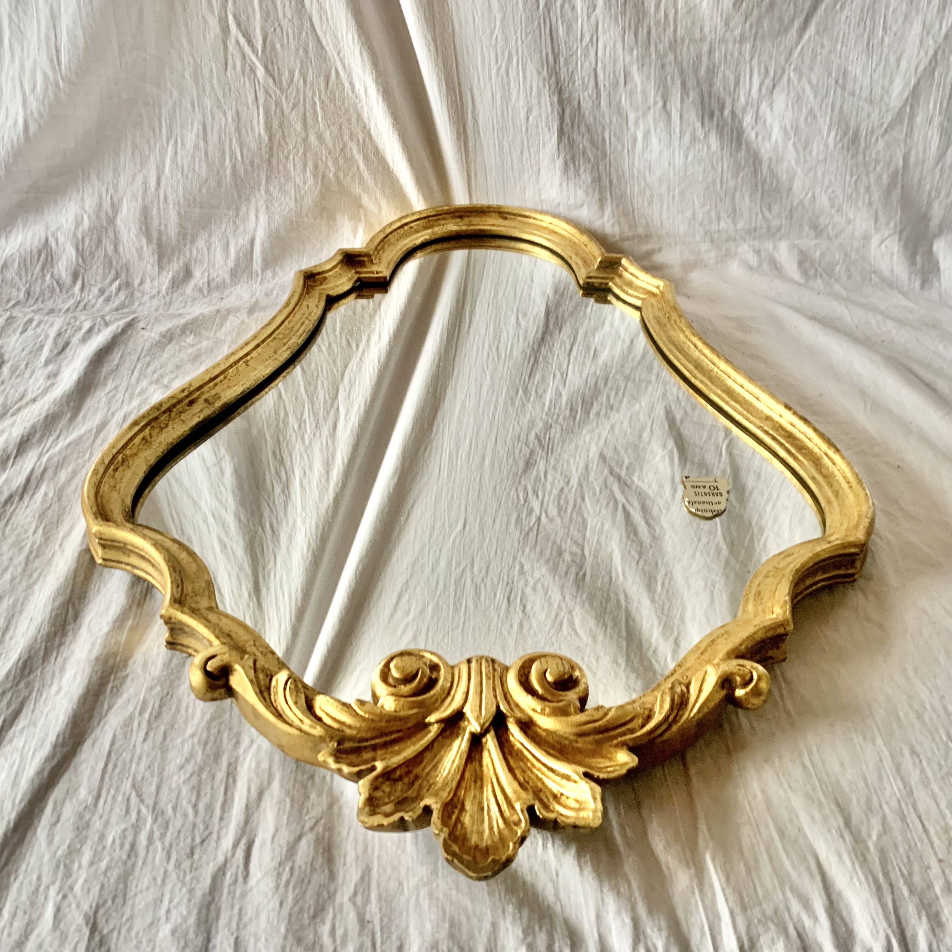Golden resin rockery wall mirror - 62 x 44 cm