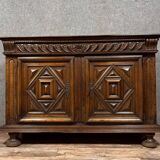 Large Louis XIII period Burgundy buffet in solid walnut circa 1650