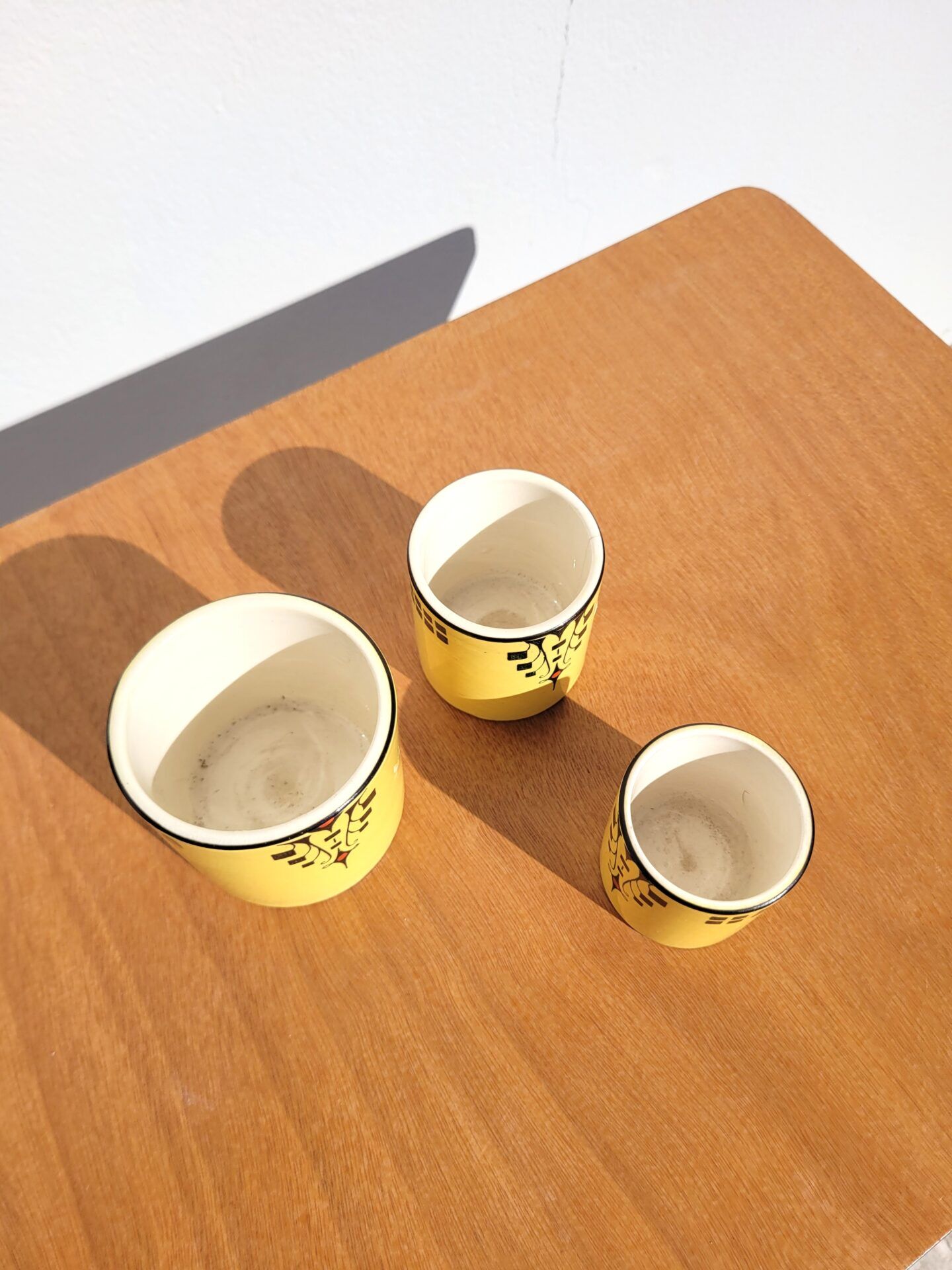 Set of 3 small Art Deco pots De Bruyn Fives