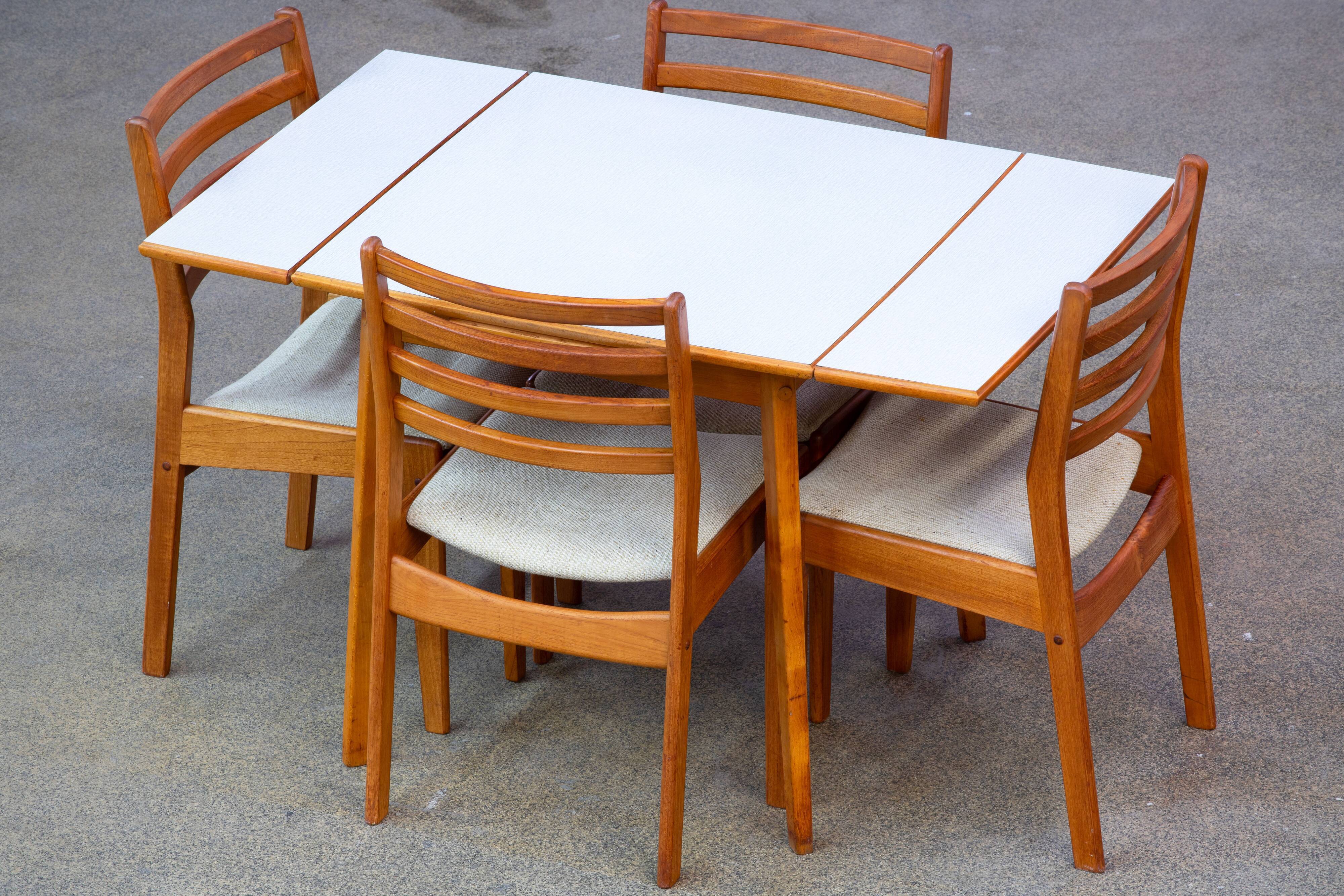 Vintage scandinavian table 1960