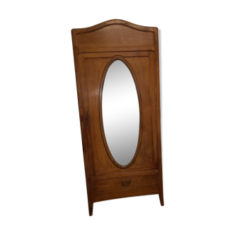 Armoire parisienne avec miroir