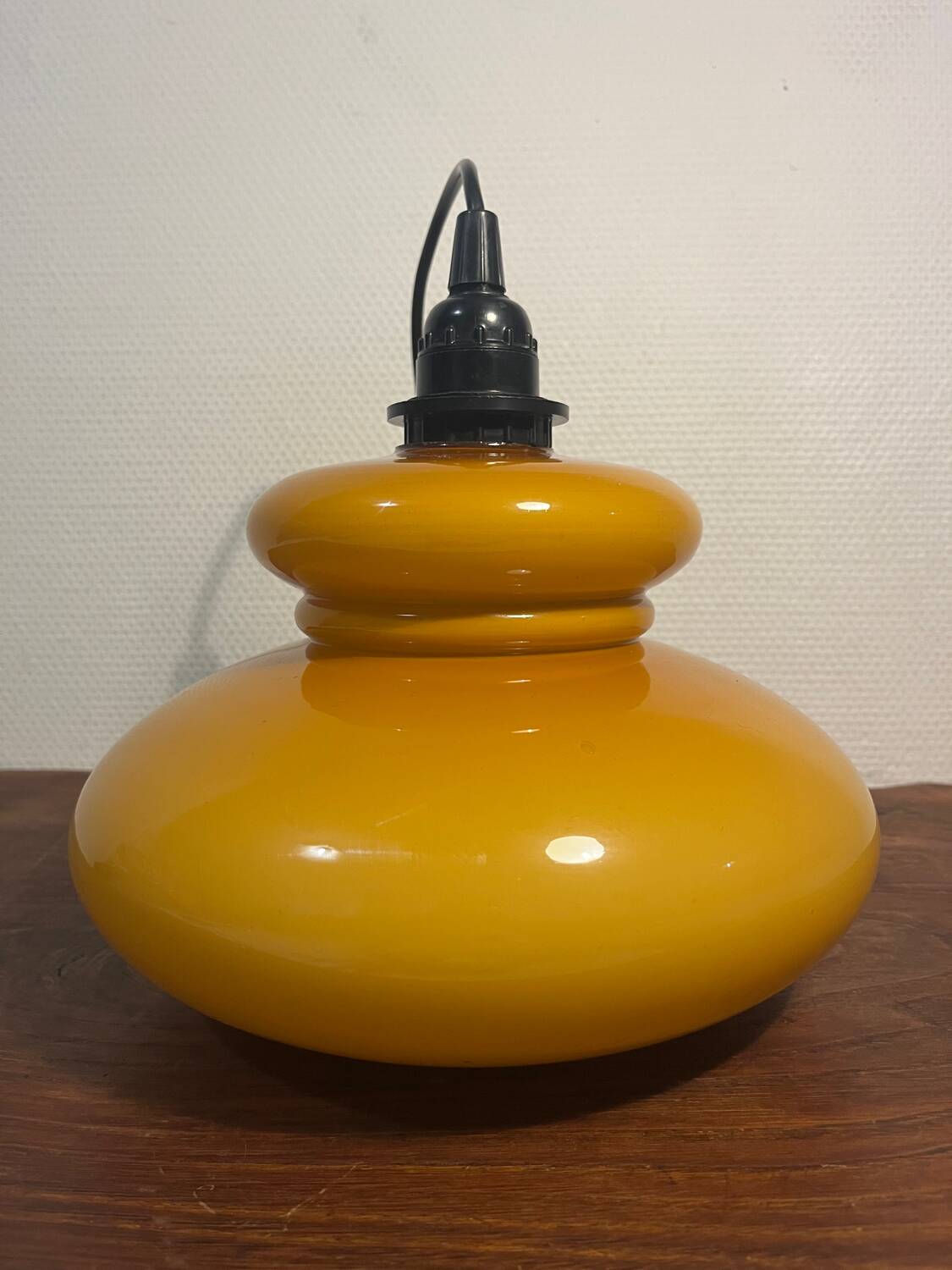 Opaline suspension from the 70s