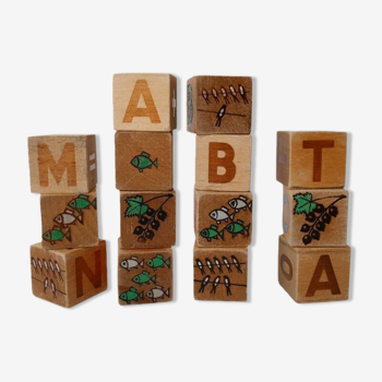 Set of 14 old wooden cubes