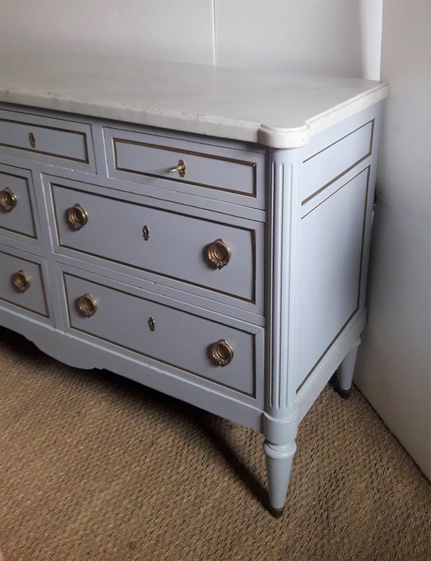 Commode ancienne style Louis XVI peinte dessus marbre
