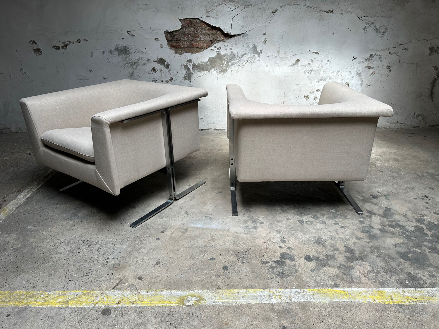 Set of two Artifort lounge chairs by Geoffrey Harcourt