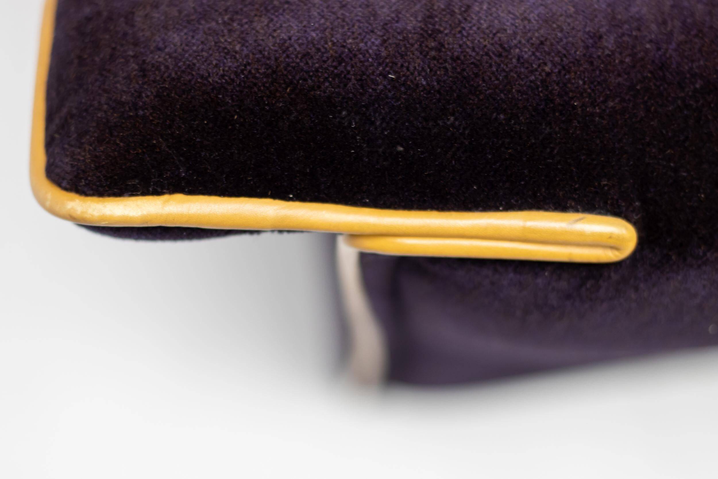 Lauriana sofa in velvet by Afra & Tobia Scarpa