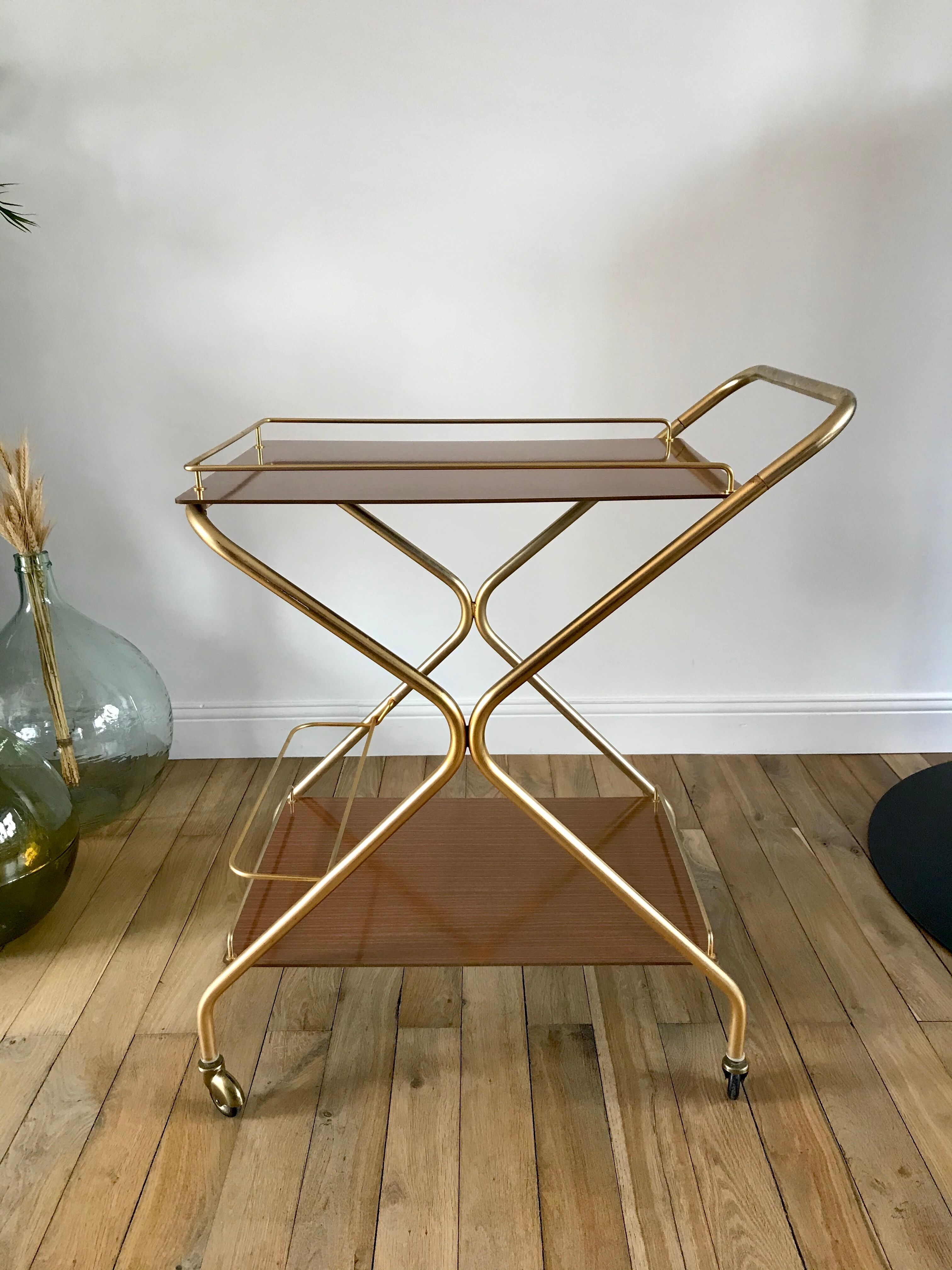Design service in formica and brass 60s