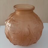 Vase P. De Cagny
