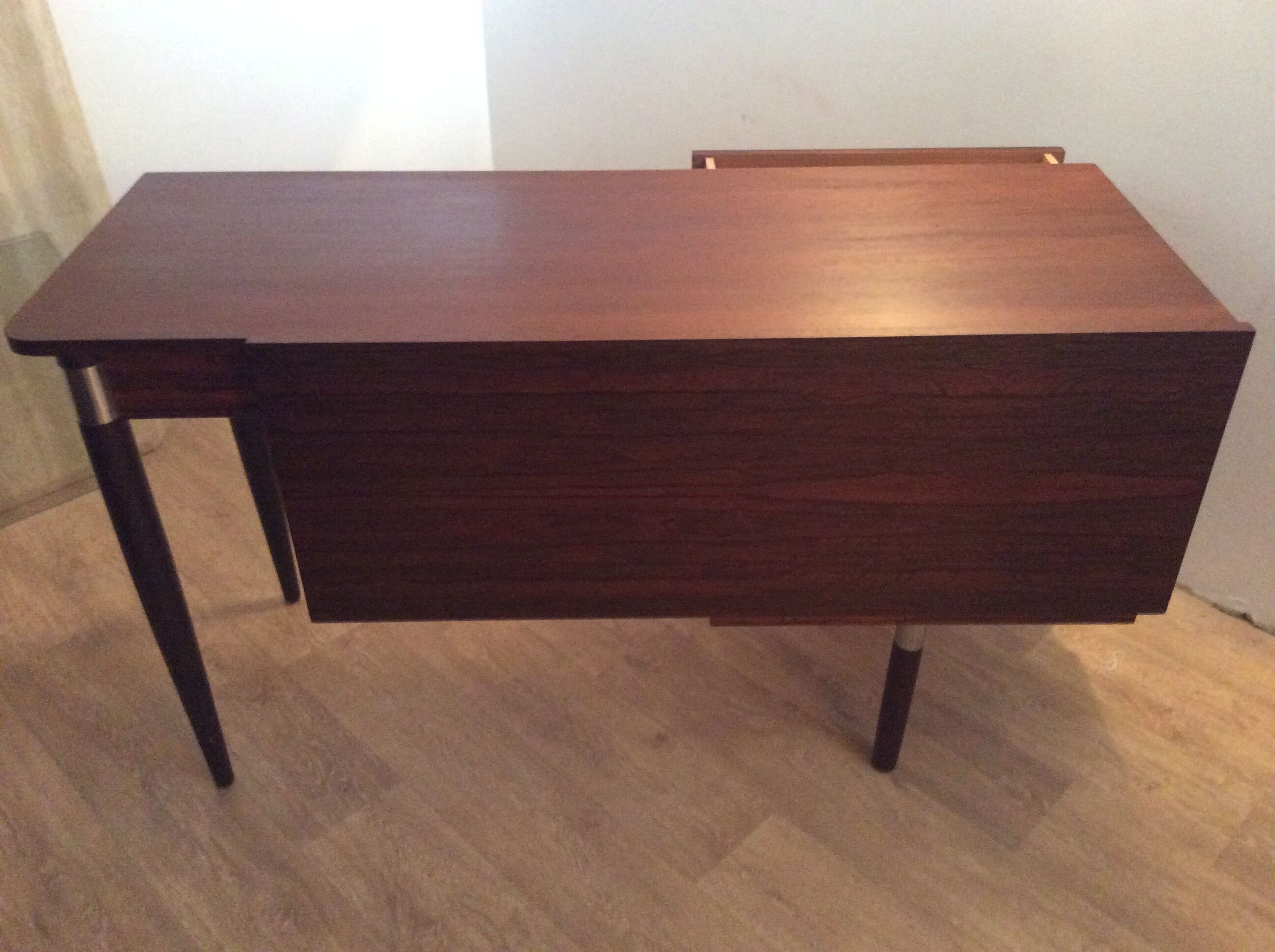 Scandinavian desk in walnut 50/60