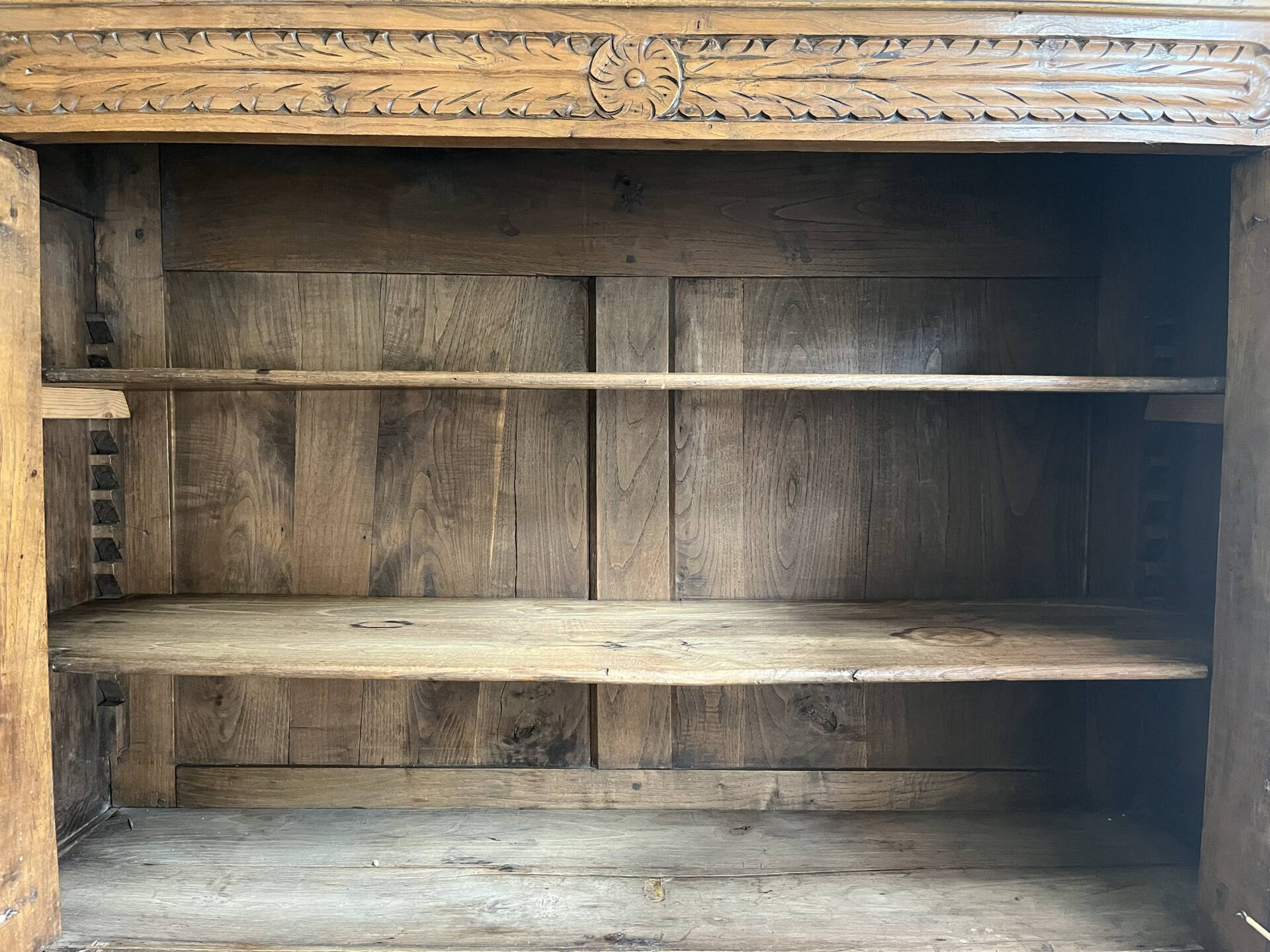 4-door sideboard