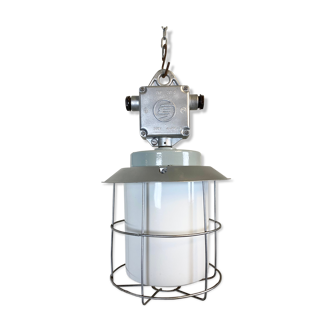 Lampe industrielle vintage en aluminium avec verre laiteux, années 1970
