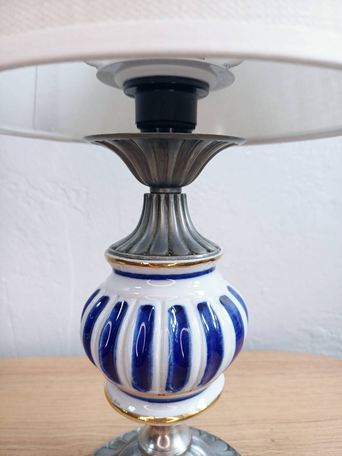 Pair of French Vintage Nightstand Lamps – Hand-Painted Porcelain & Pewter