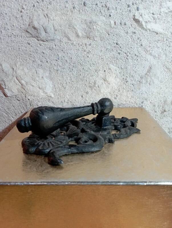 Antique cast iron door knocker/hammer