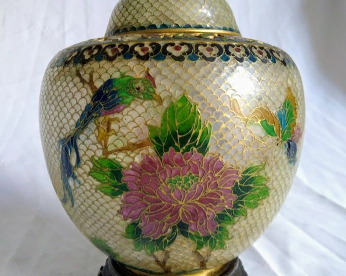 Openwork plique-à-jour enamel pot - 1920 to 1949 - China