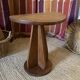 Tabouret en bois avec assise convexe