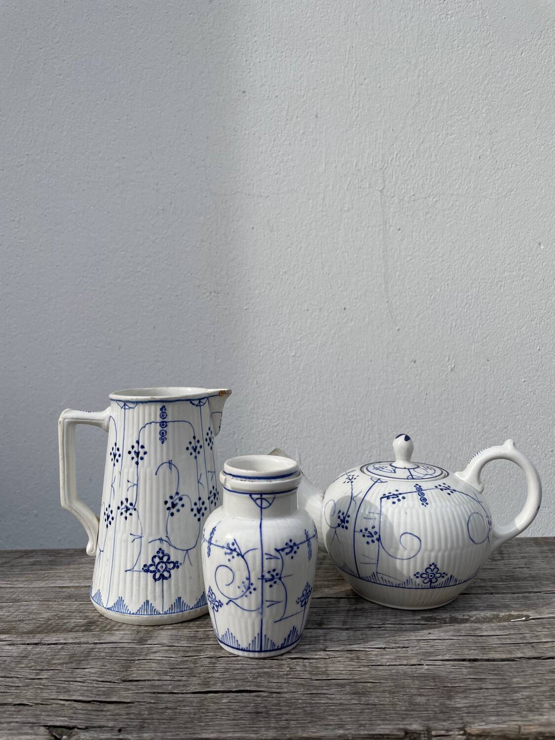 Antique Digoin Sarreguemines blue and white tea set
