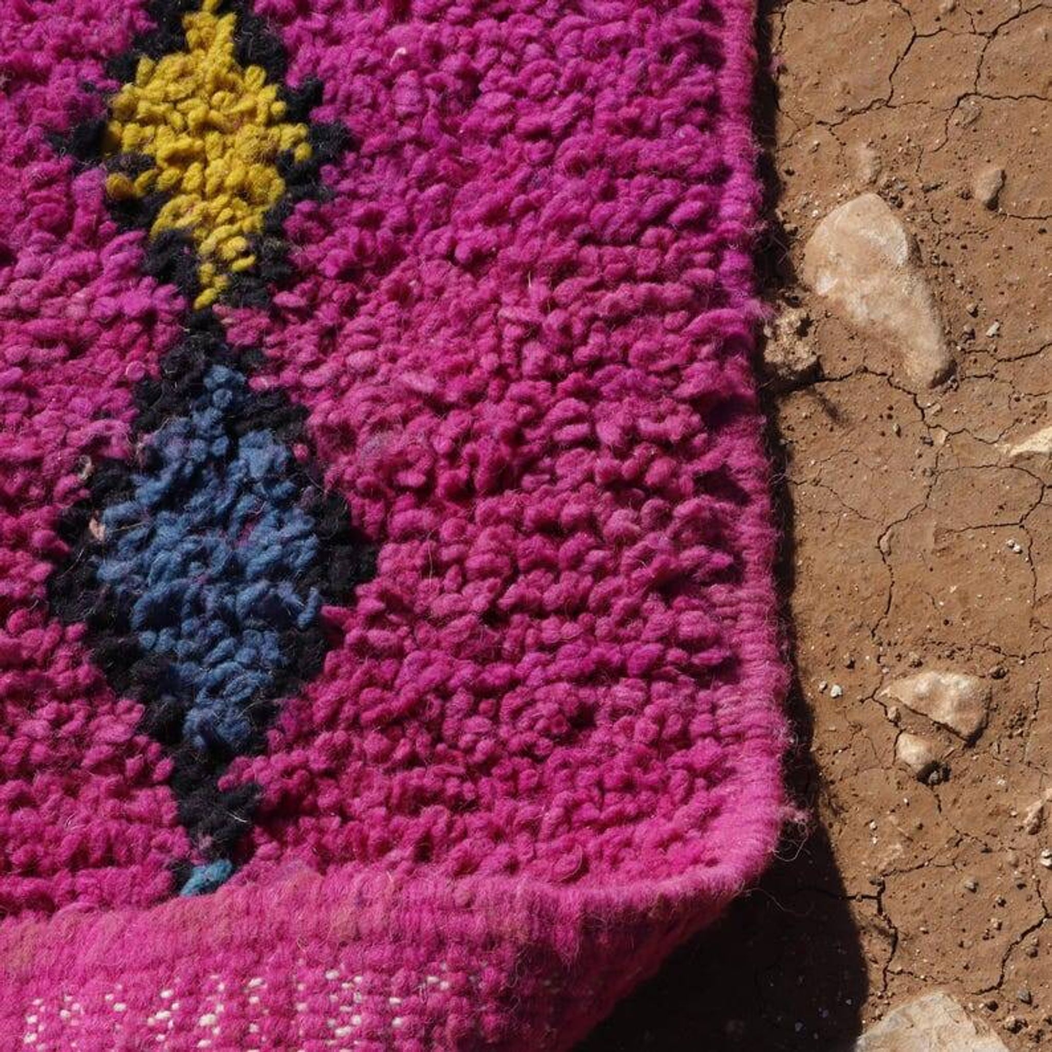Handmade Moroccan rug 250cm x 150cm