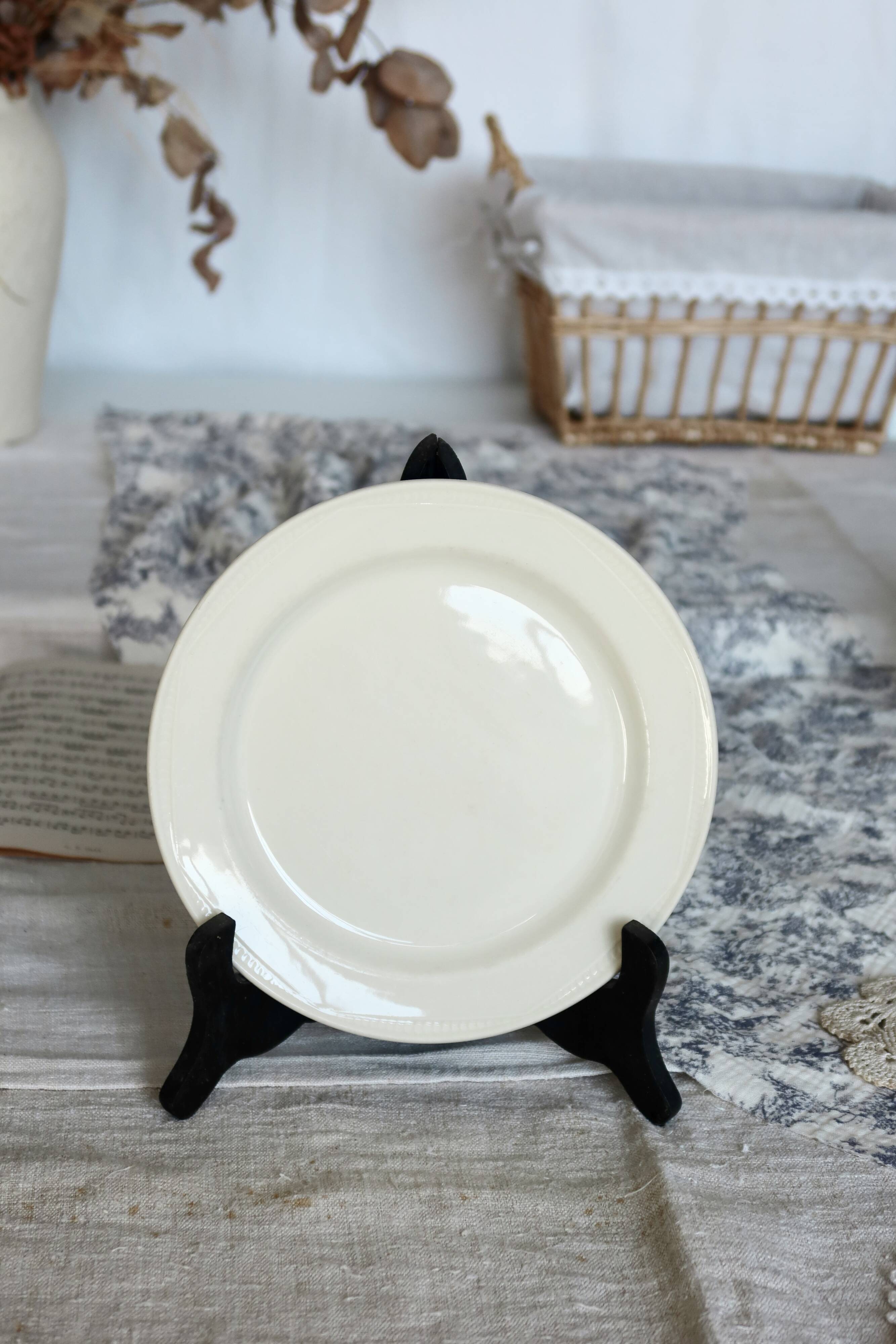 4 vintage English porcelain dessert plates with pearl trim