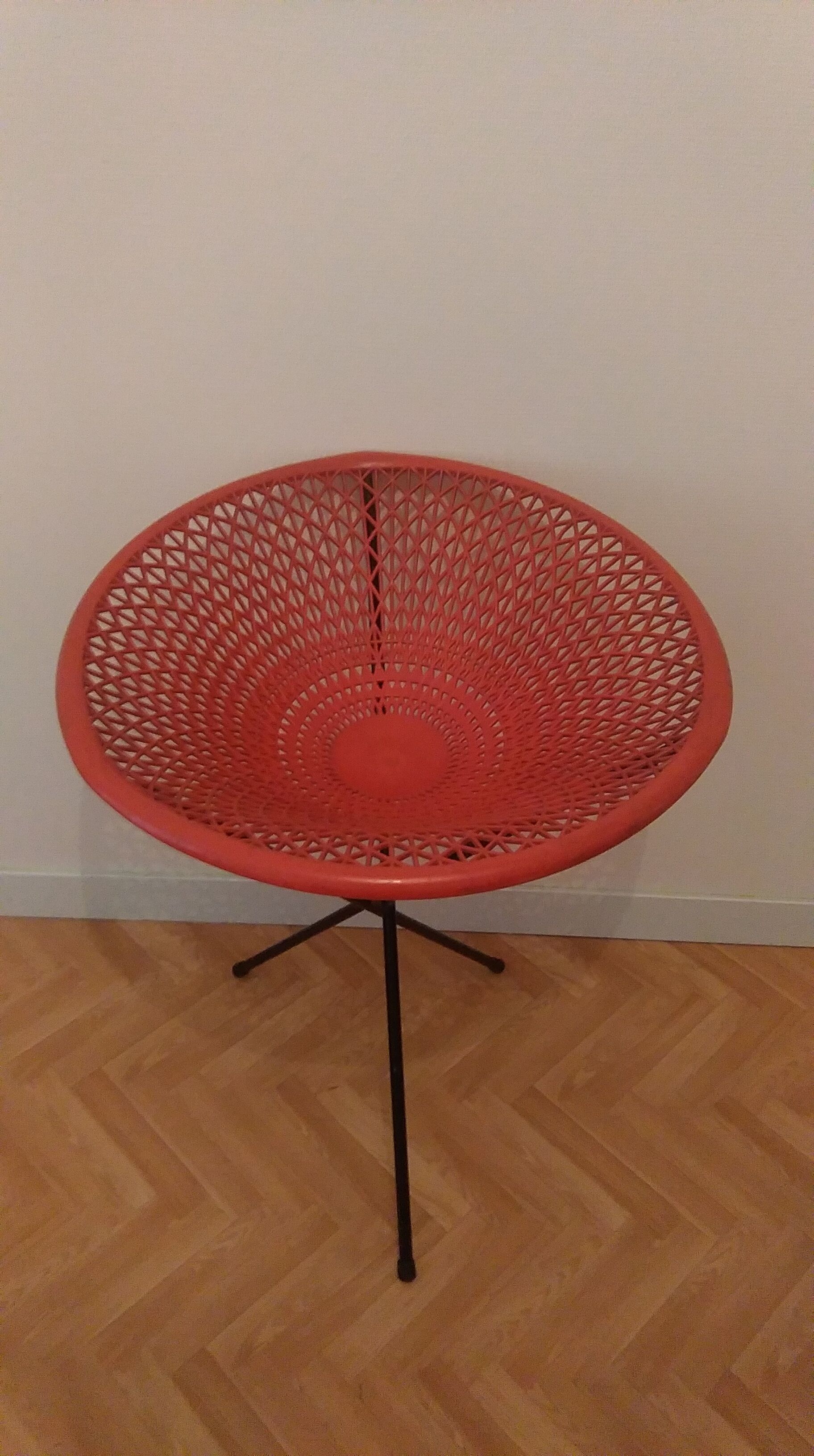 Basket basket on 60s feet