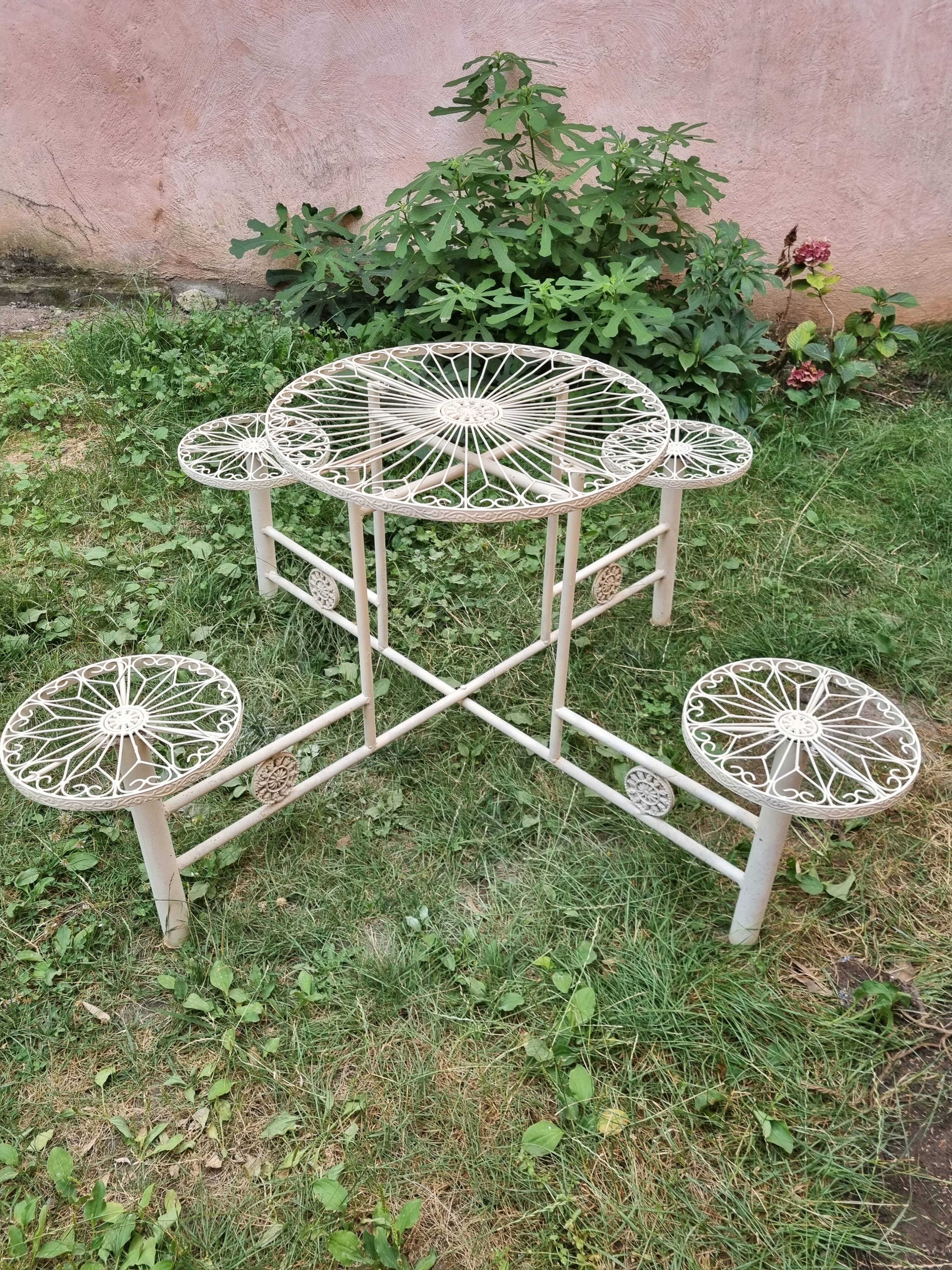 Metal garden table 60s