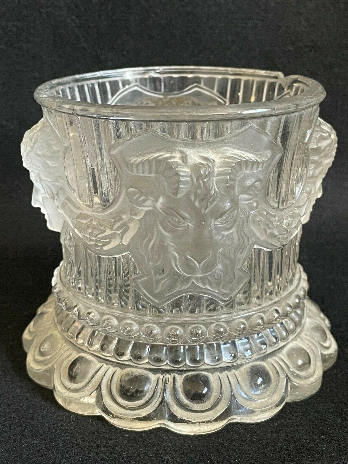 Candy pot in molded crystal St Louis Bacchus