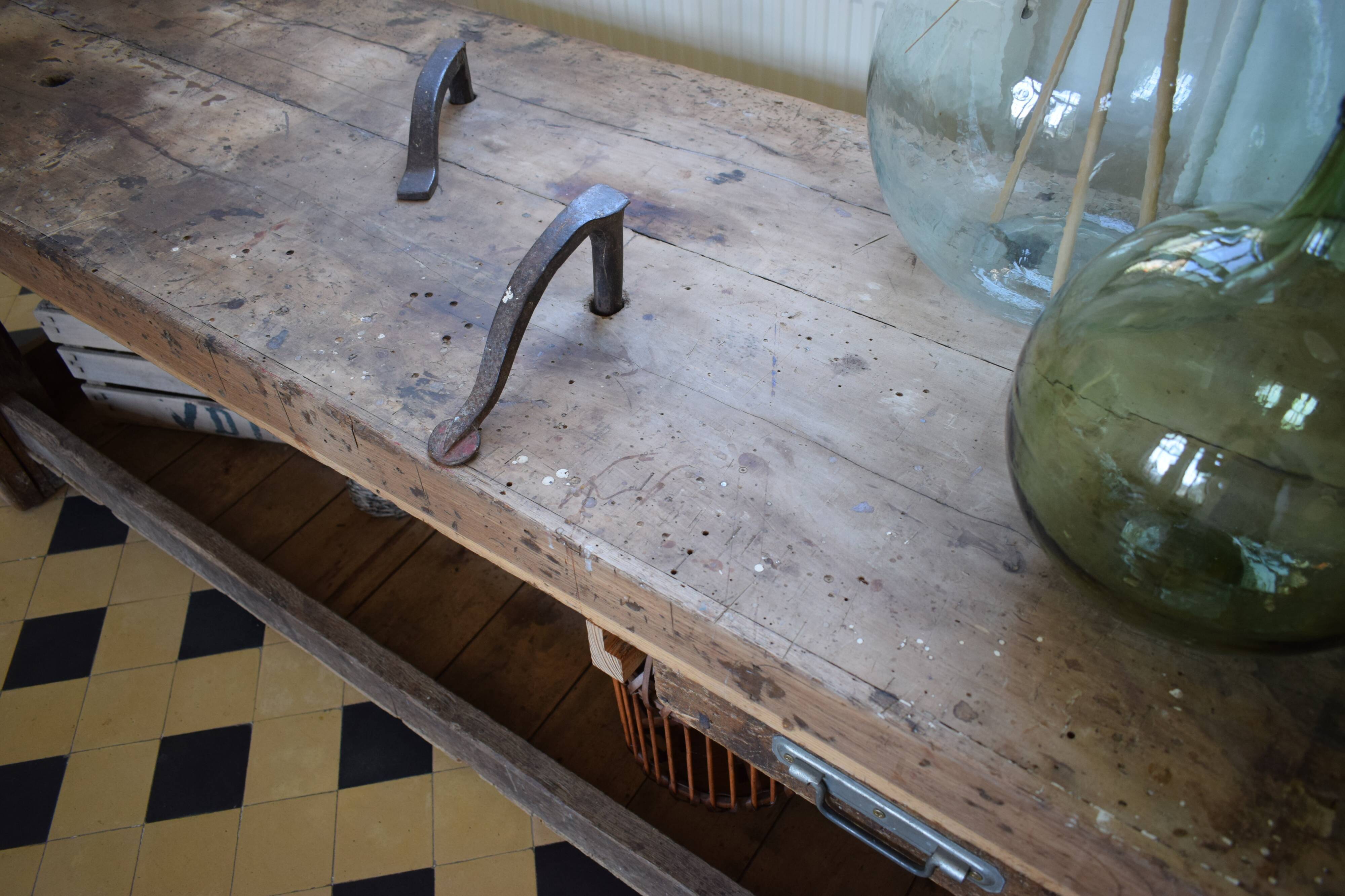 Carpenter's establishment 3 meters