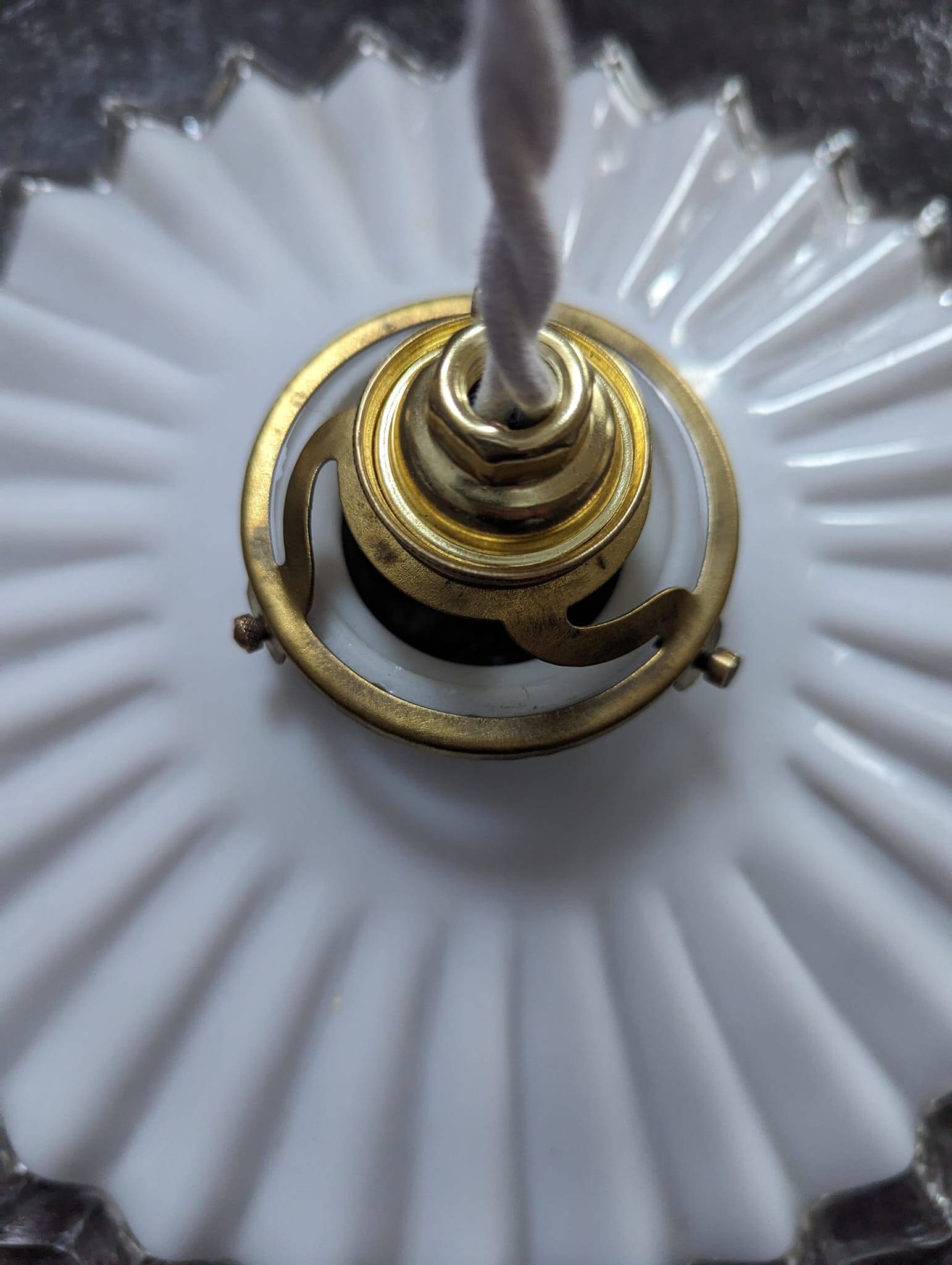 Old hanging lamp in white pleated opaline Art Deco 1930 Ø 25 cm