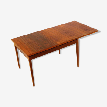 Vintage design extendable dining table made of teak made in the 60s