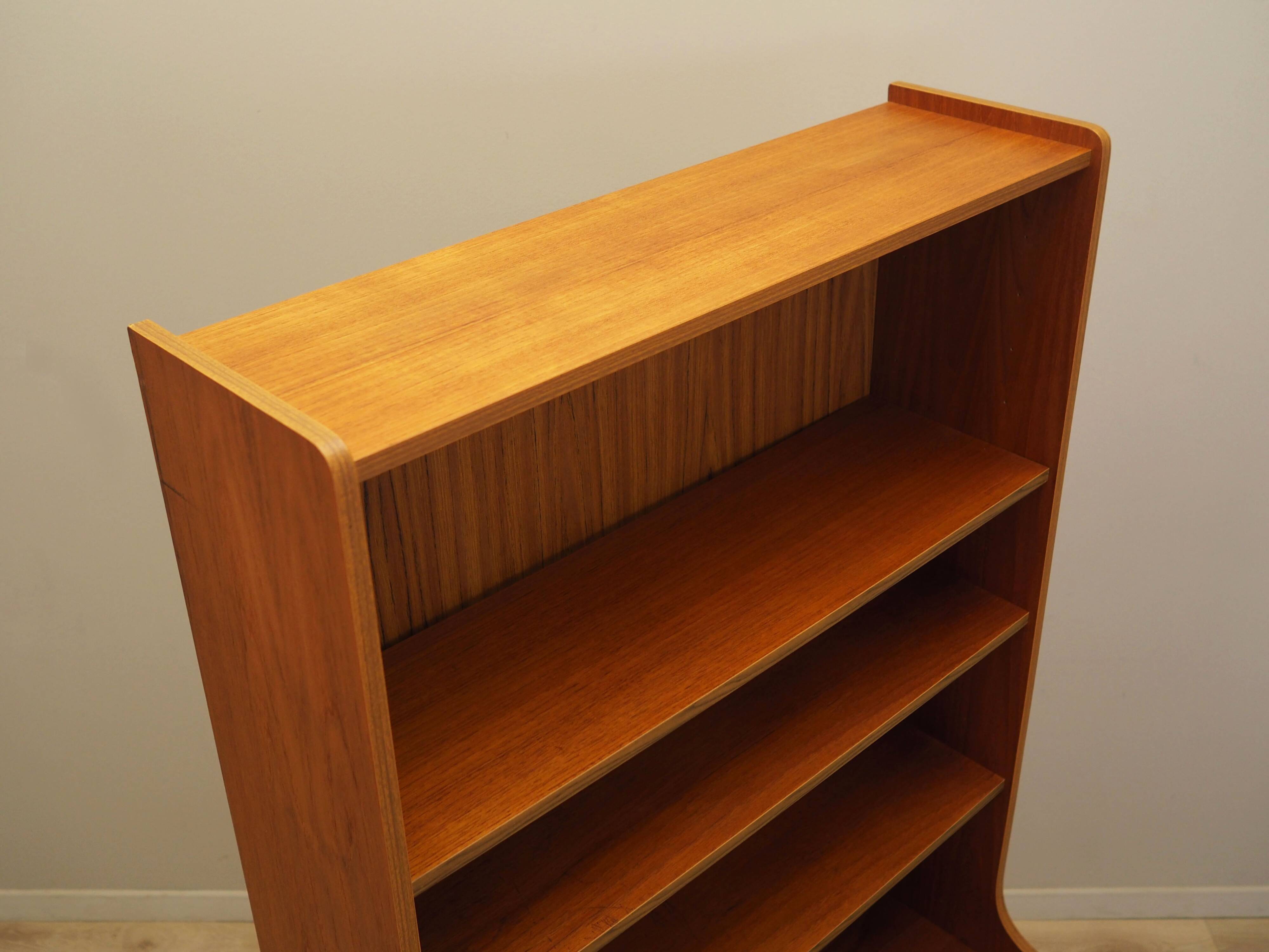 Bibliothèque en teck, design danois, années 1960, production : Danemark