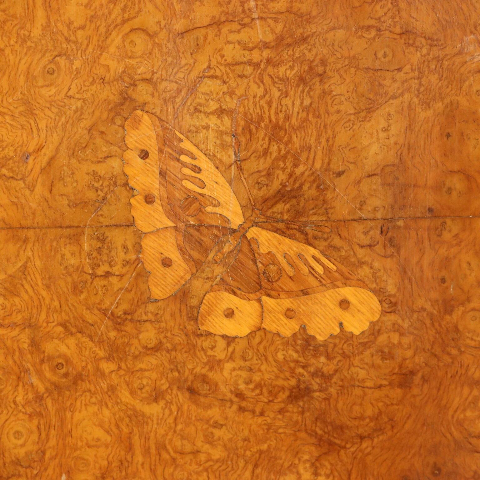 Vintage buffet in walnut veneer and burl, 1950s design.