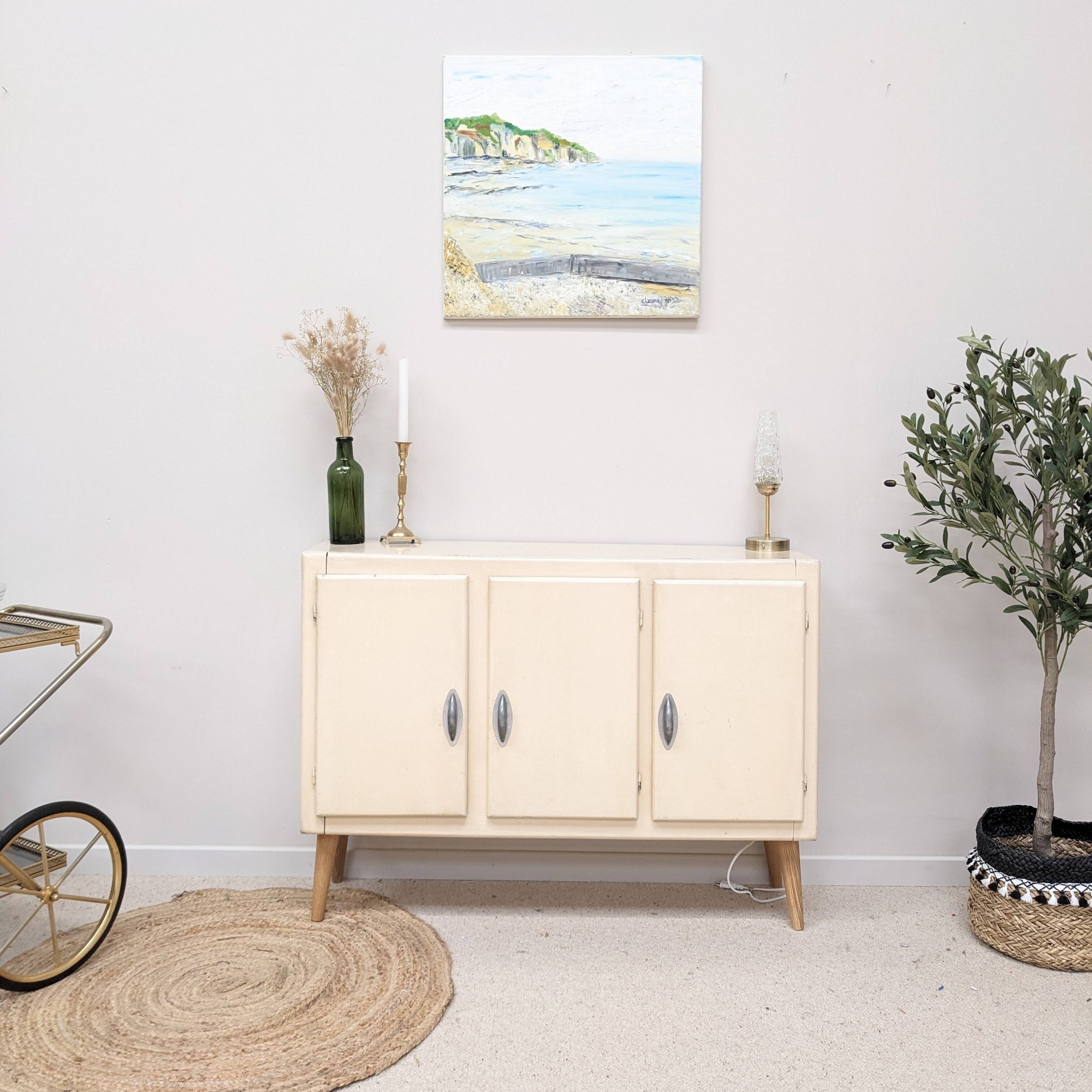 Mado beige sideboard
