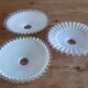 3 suspensions en opaline blanche 1900