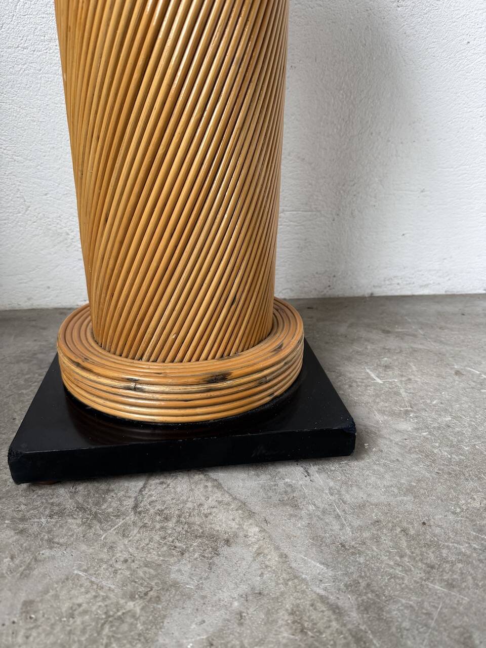 Crespi South Nursery Rattan Column