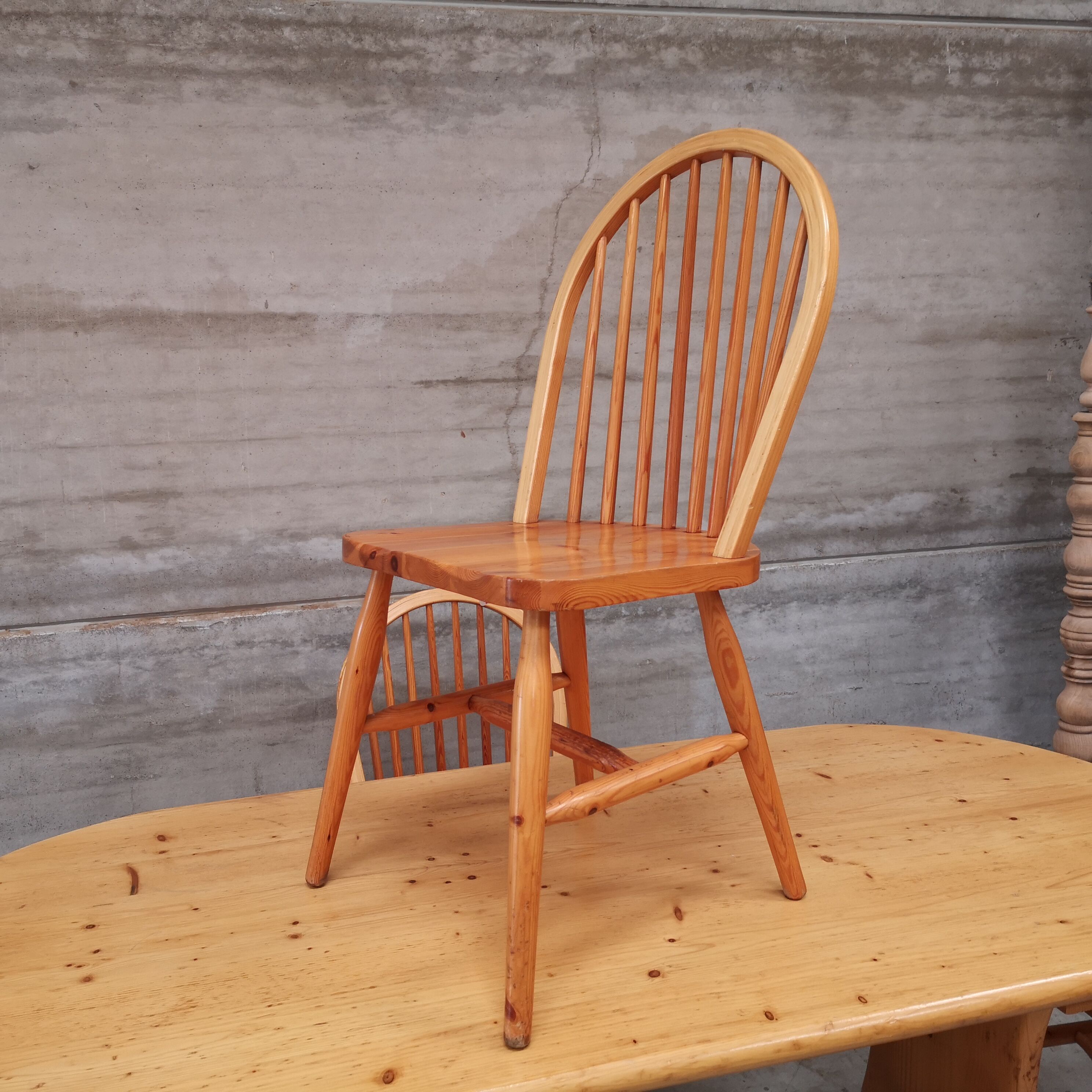 4 windsor chairs in vintage pine 1970 1980