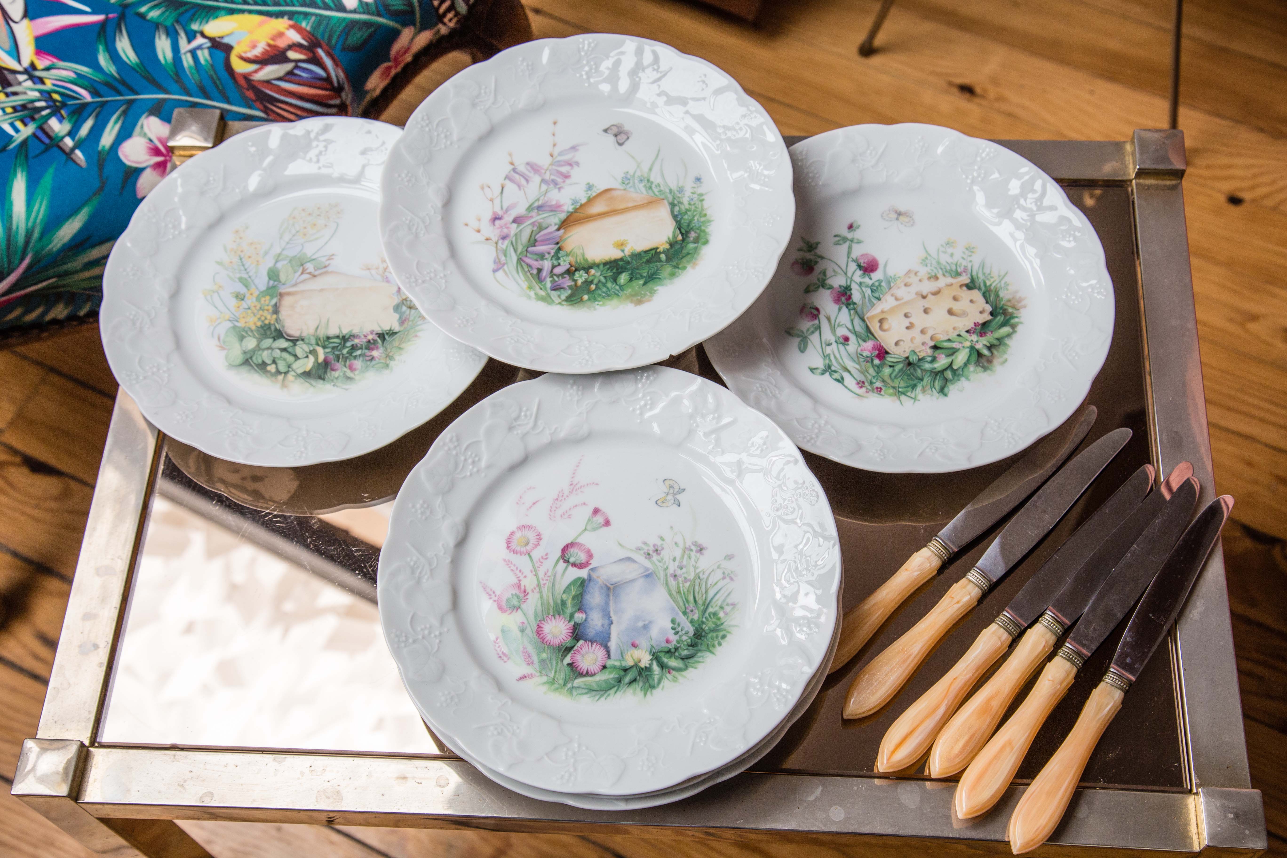 Cheese plates and knives