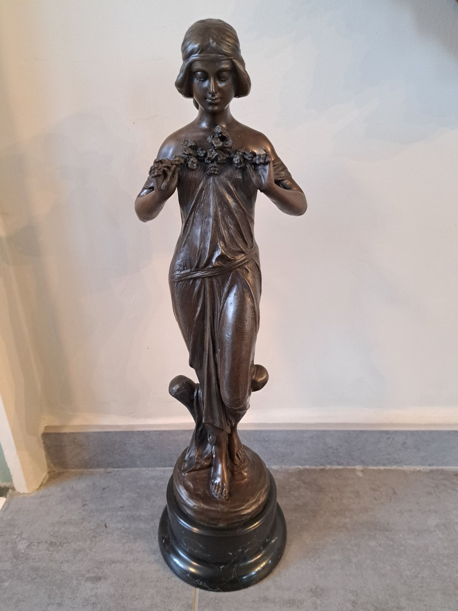 Sculpture femme art nouveau en bronze