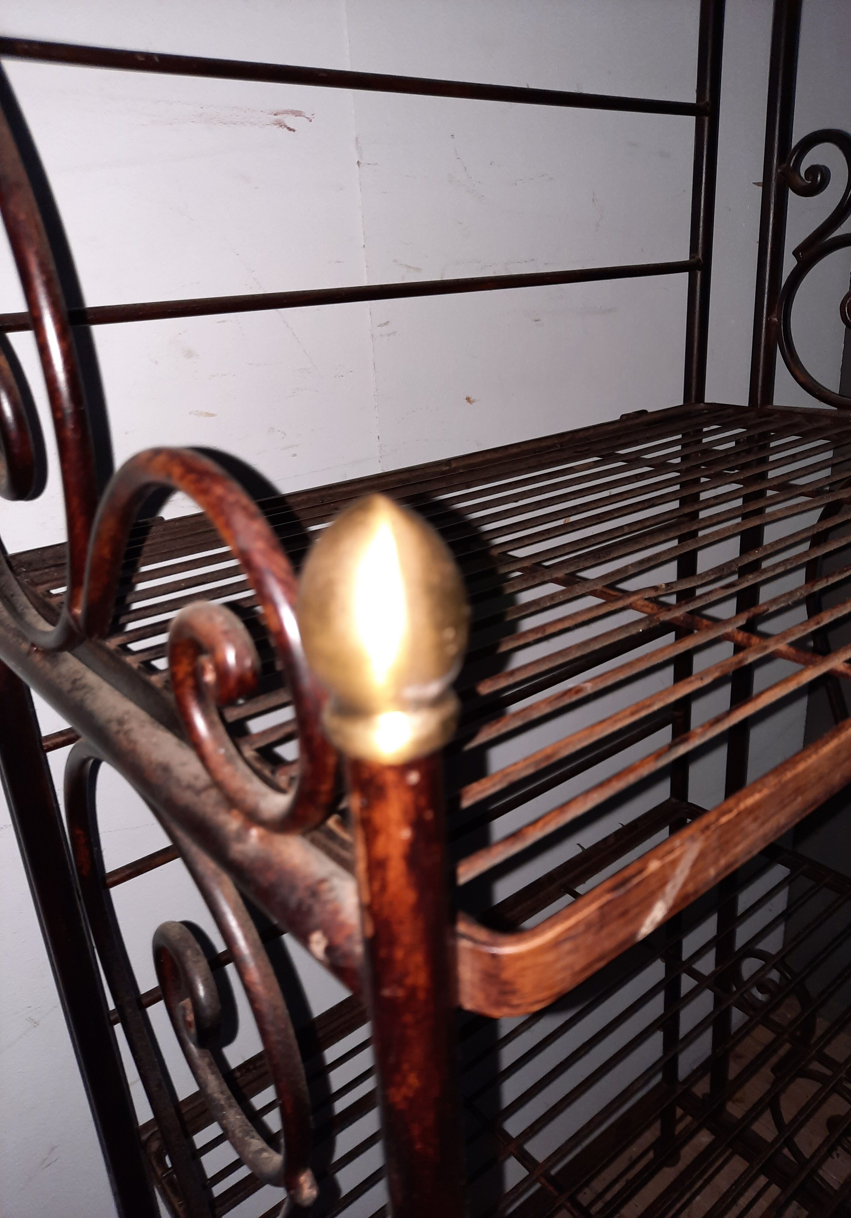 Metal floor baker style