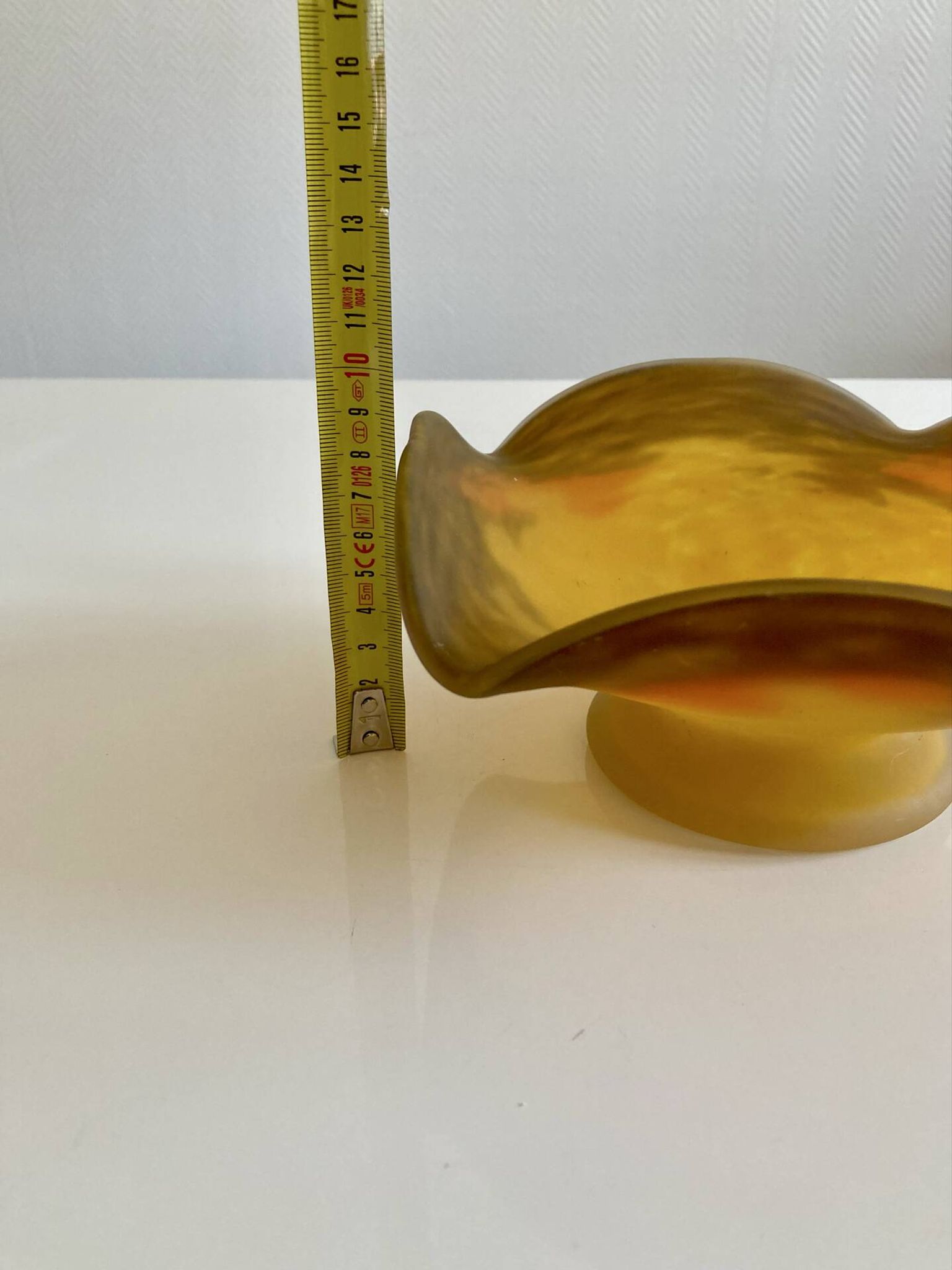 Glass footed coupe Nuagé signed by Muller Frères Lunéville.