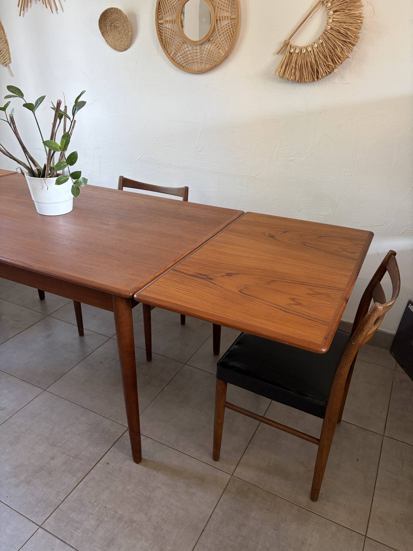 Scandinavian extendable table Andersen Johannes