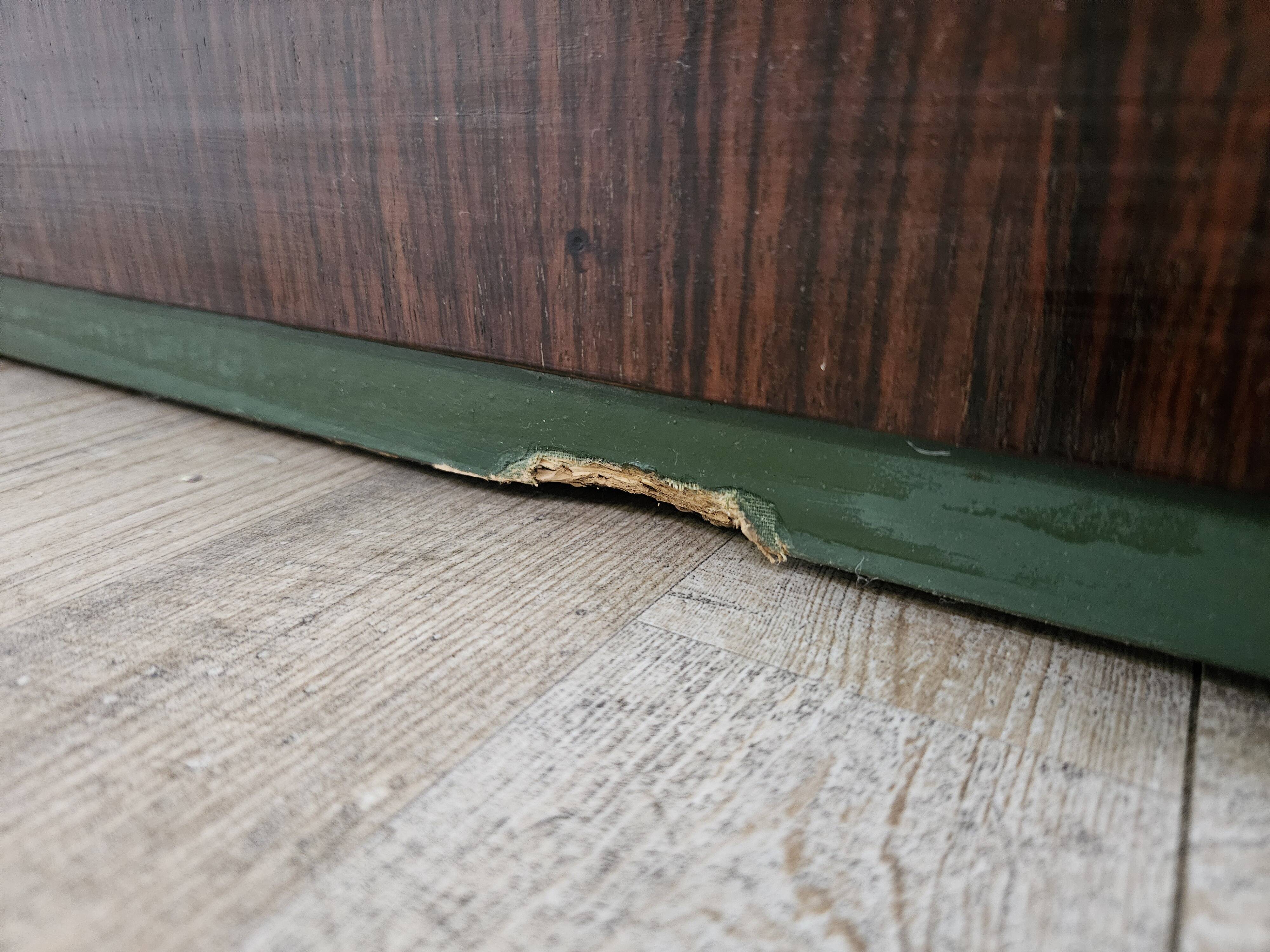 Art Decò Sideboard in Mahogany and Maple with Black Glass and Brass Finishi