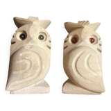 Paire de sculptures, serre-livres hibou vintage en pierre, signés