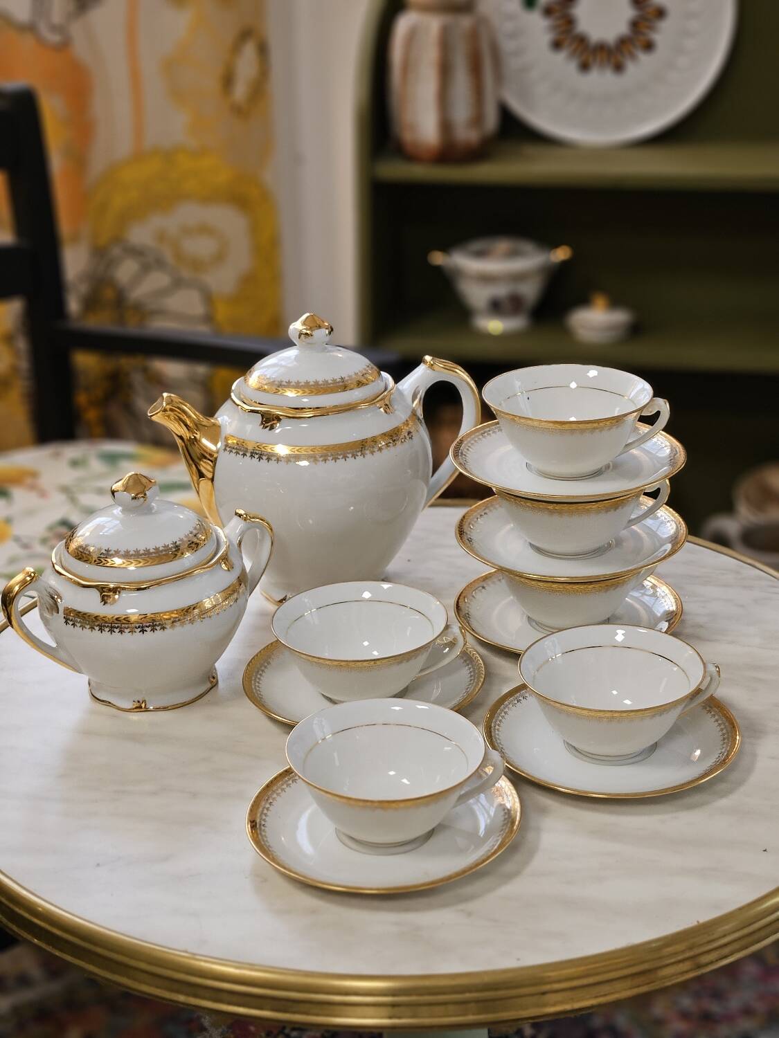 Coffee or tea service