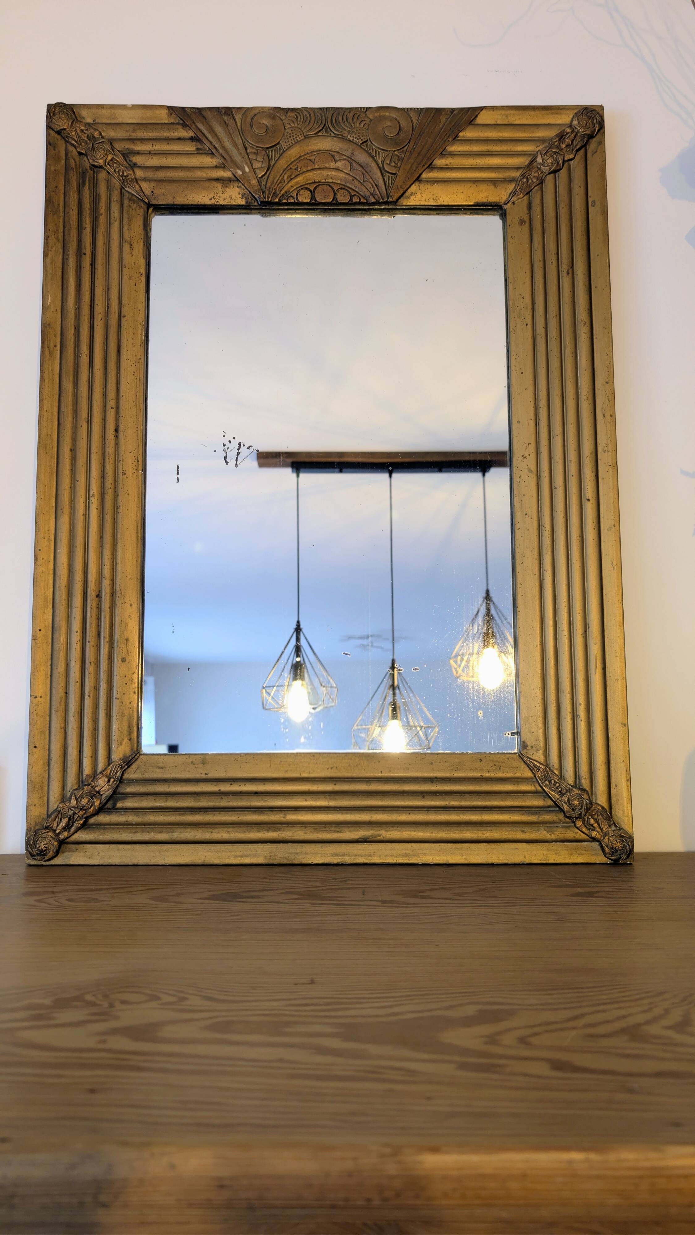 Golden Art Deco style mirror 54 x 72 cm – Geometric relief and elegance