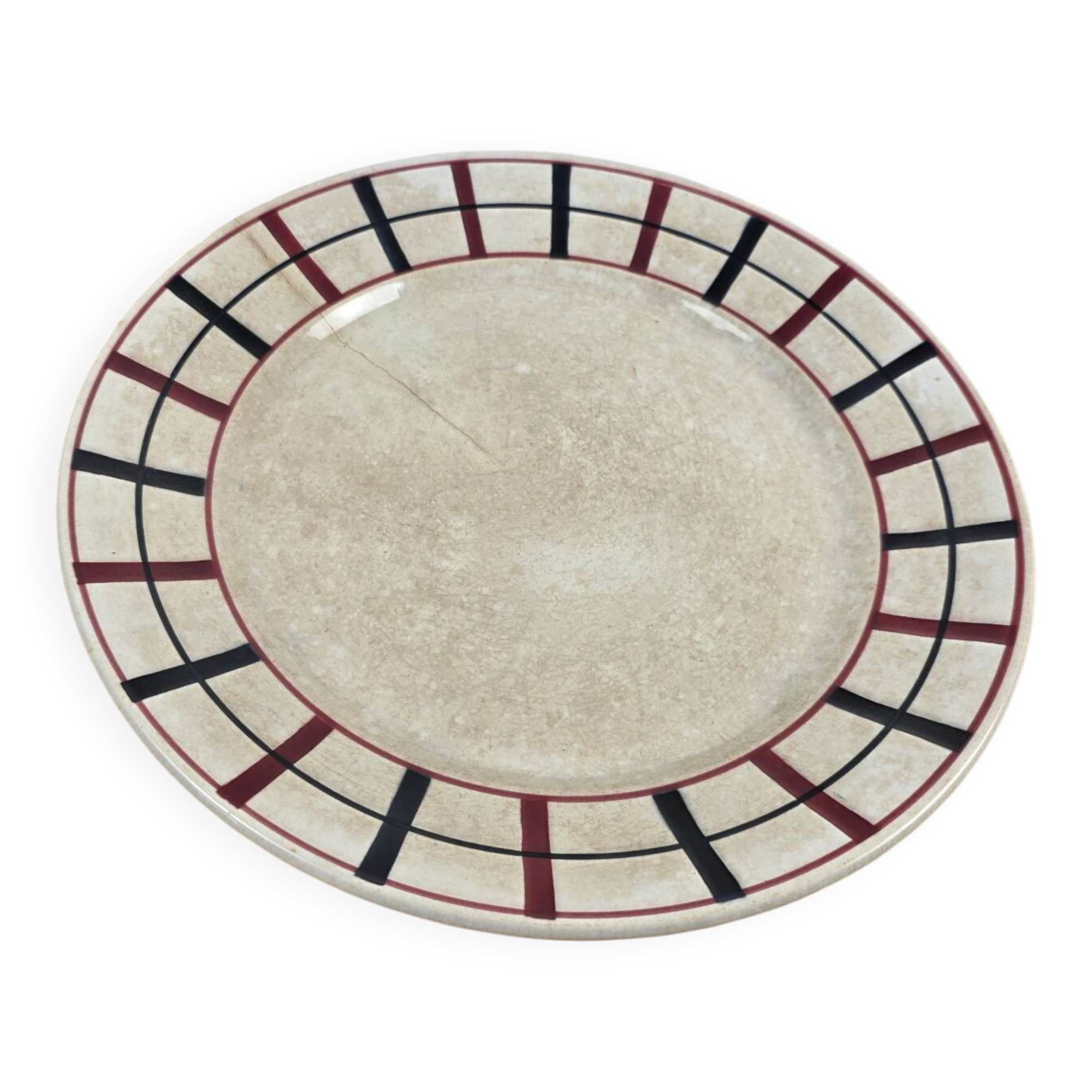 Round presentation plate Lou Basquez manufacture Saint-Amand