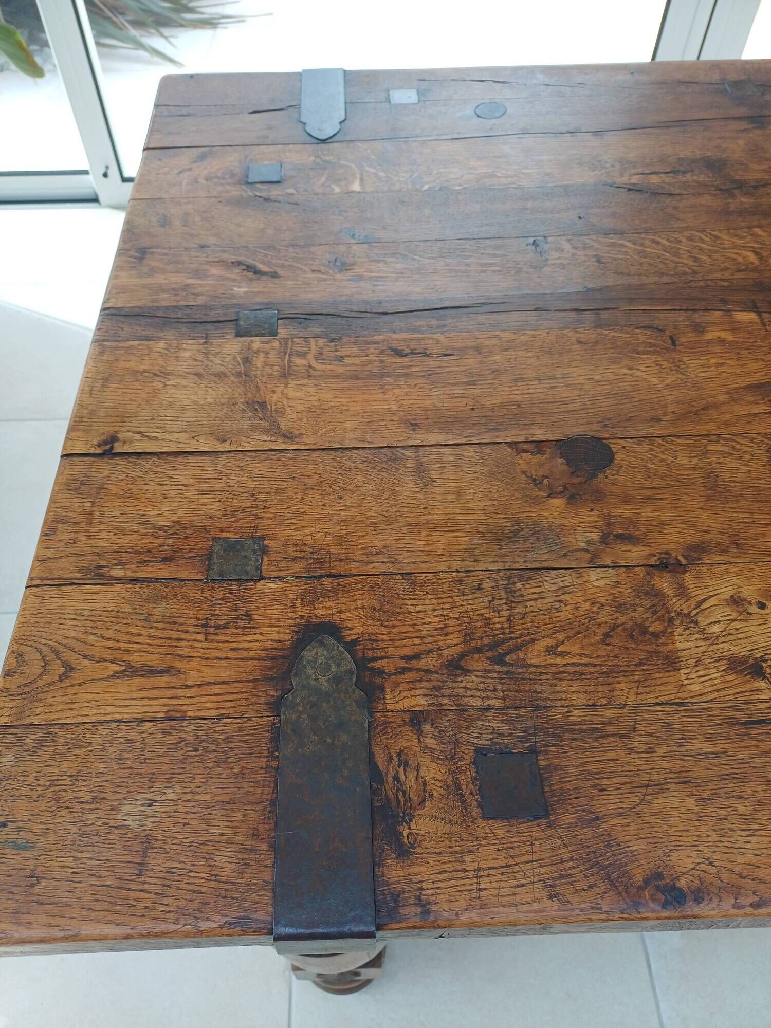 Centenary table in solid oak – Spanish Renaissance style (180 cm).