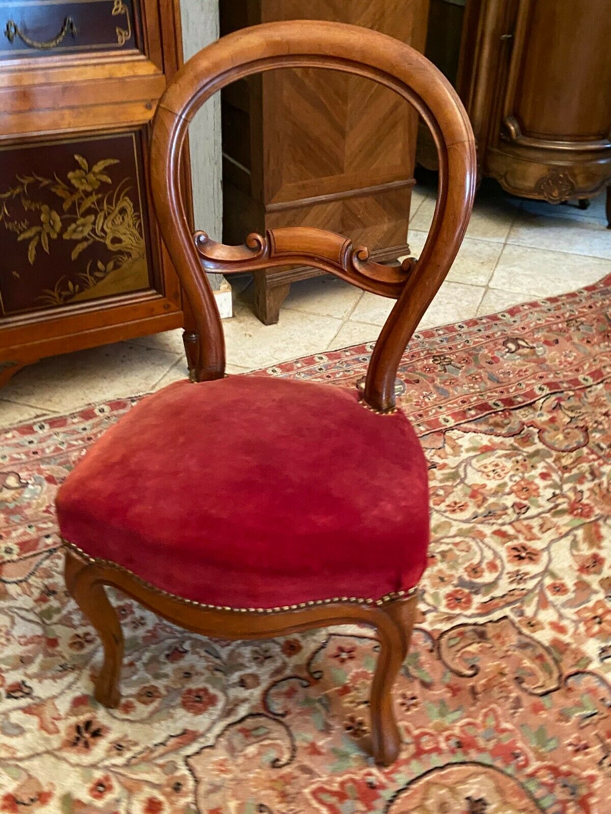 Solid walnut heater chair nineteenth century Louis-Philippe in red velvet