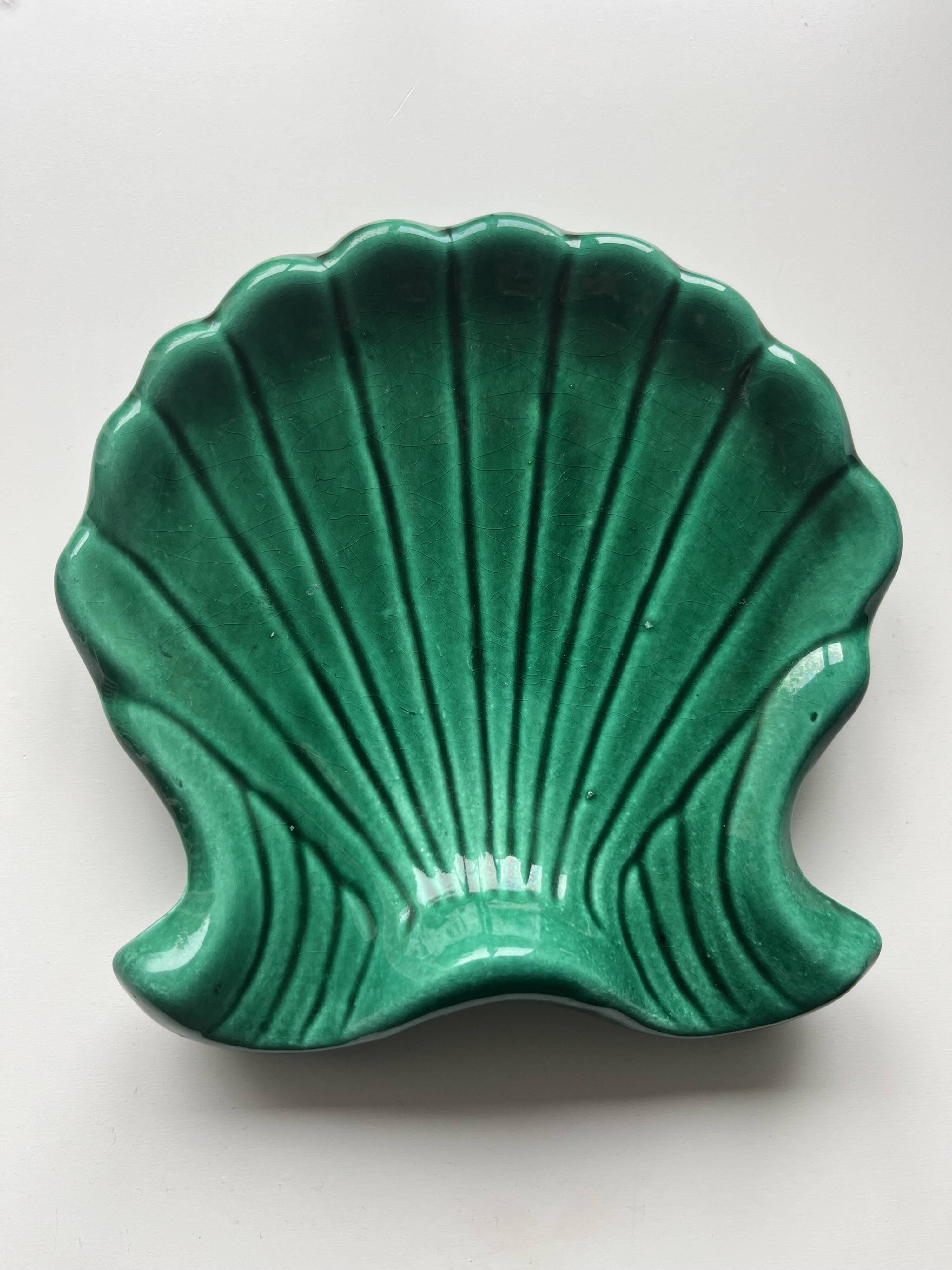 Emerald green ceramic seashell trinket dish
